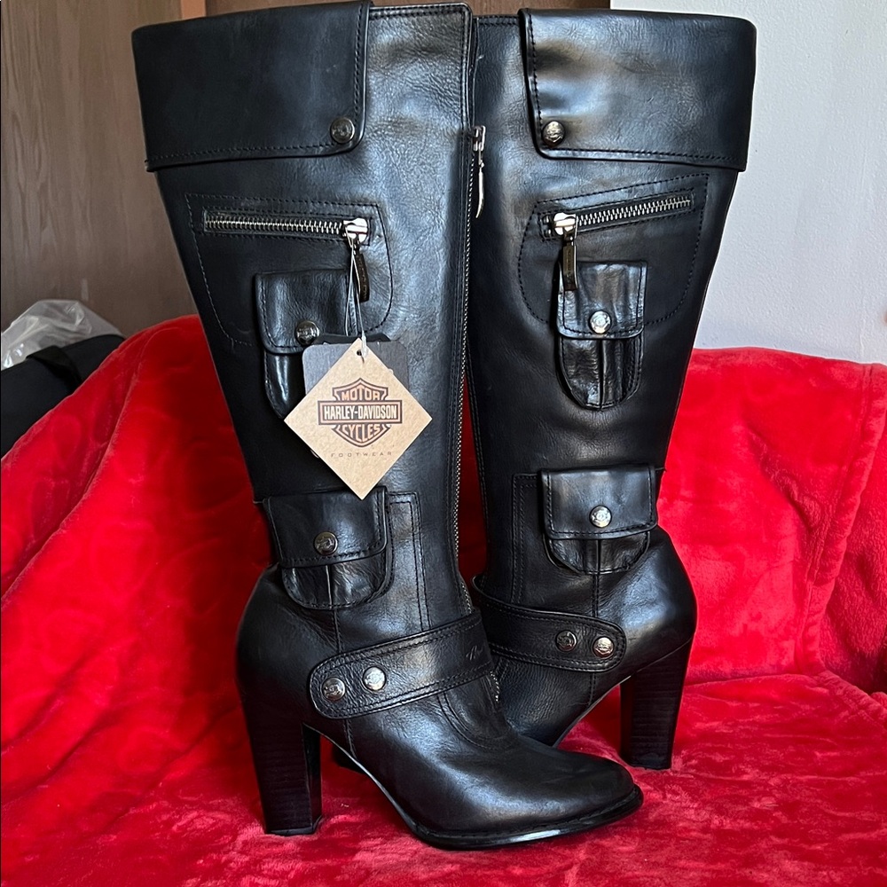 Harley-Davidson Women's Black Heeled Boots with side pockets. RARE